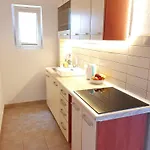 شقة Selleng